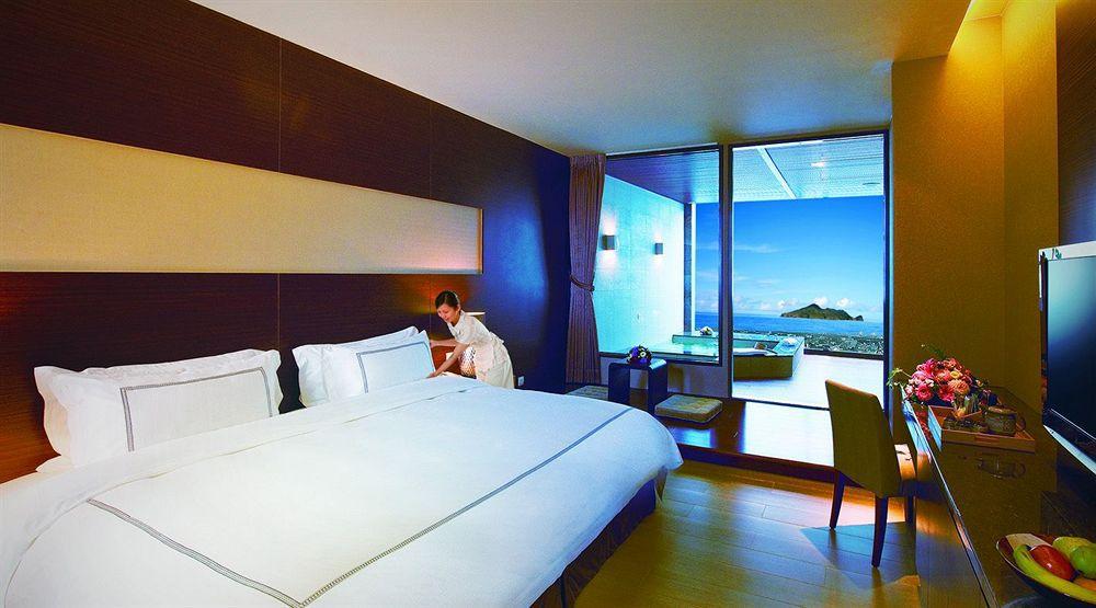 Evergreen Resort Hotel - Jiaosi Jiaoxi Esterno foto A room at the hotel