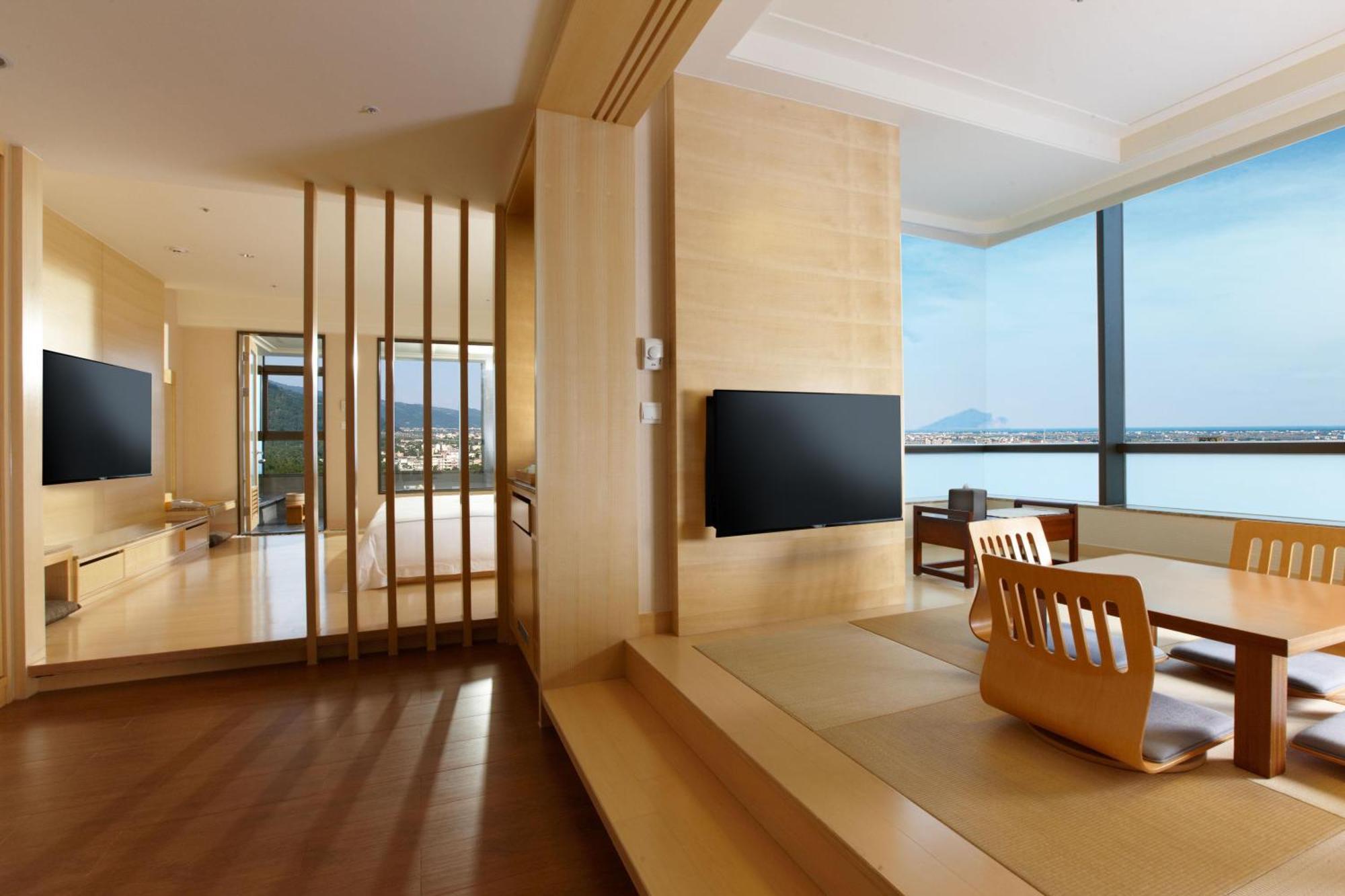 Evergreen Resort Hotel - Jiaosi Jiaoxi Esterno foto A suite at the hotel